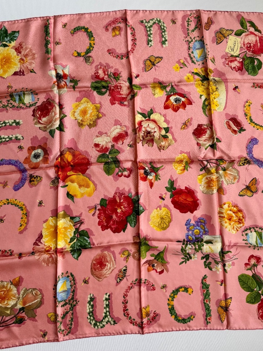 Gucci NWT Pink Silk Floral Butterfly Garden Print Scarf